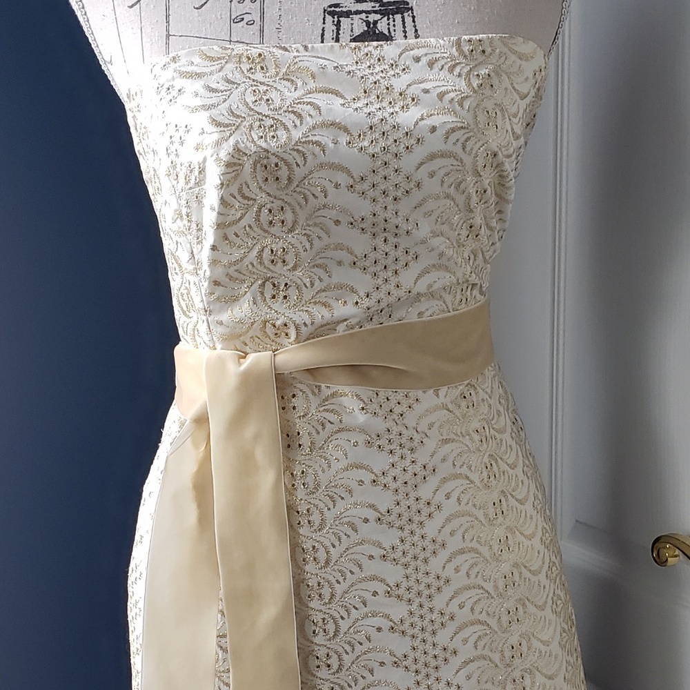 EUC Banana Republic cream and gold strapless embroidered minidress Size 0